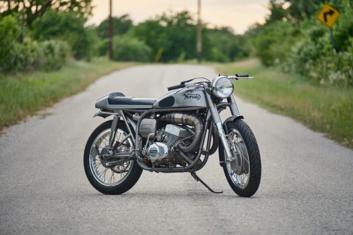 Telaio Norton e motore Kawasaki triple: nasce la spettacolare Norsaki