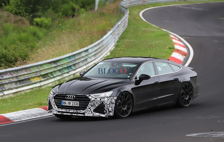 Audi RS7: foto spia della Sportback