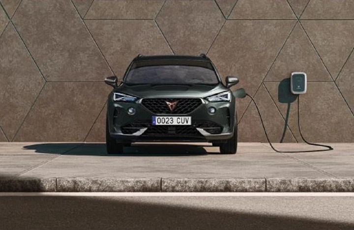 Cupra Formentor e-Hybrid 204 CV Dsg: dotazioni, prezzi, incentivi