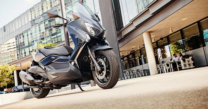 Yamaha XMAX 125-250-400 IRON MAX 2016 [Video]