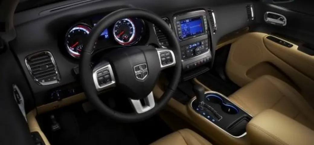 Dodge Durango: prima immagine della plancia