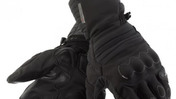 Dainese: guanti Scout per il mototurismo