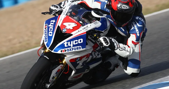 BMW S1000RR da gara: il nostro test in pista a Jerez
