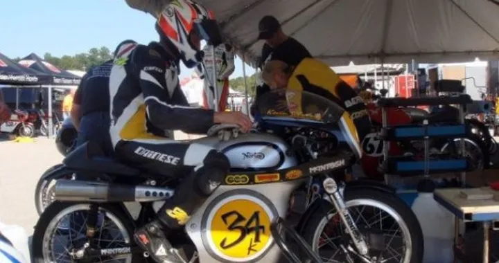 Kevin Schwantz torna a correre e... vince!