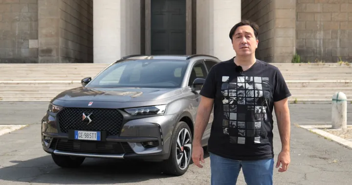 DS7 Crossback PureTech 225 Performance Line+ in prova