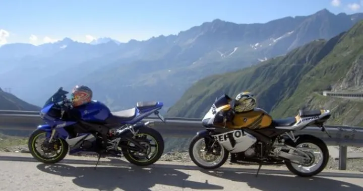 Foto del giorno: Giro sui passi Svizzeri