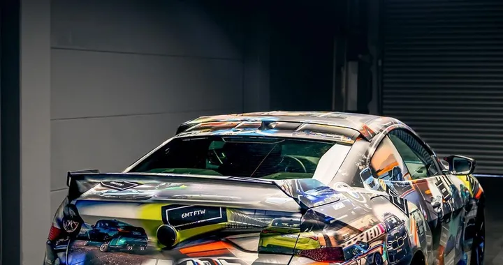 BMW M4: i teaser ufficiali della 3.0 CSL Tribute