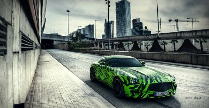 Nuovo video su Mercedes AMG GT