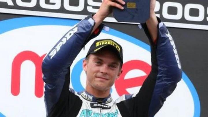 WSBK: Leon Camier, Campione BSB, in Aprilia al fianco di Max Biaggi