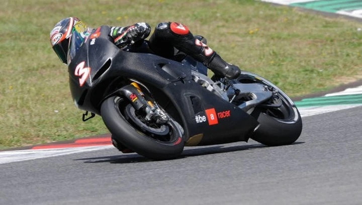 Biaggi, Test Aprilia: “valore aggiunto” o “guastafeste”. E Melandri...