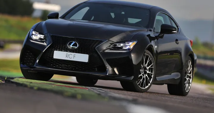 Lexus RC-F: primo contatto con la cattivissima coupé giapponese