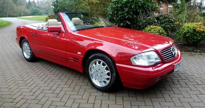 Perde le chiavi, abbandona la Mercedes SL500 per 20 anni