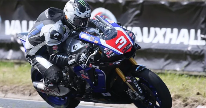 TT2015: Michael Dunlop scarica Yamaha e passa a BMW