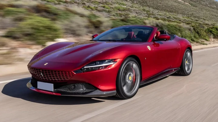 Ferrari, l’utile netto sale a 412 milioni: i numeri di un anno da record