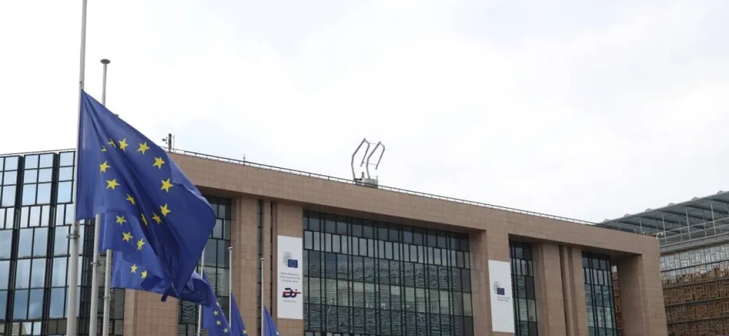 Emissioni CO2, l'UE introduce maggiore flessibilità fino al 2027