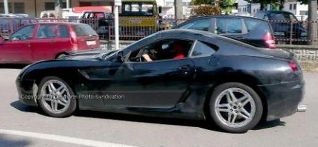 Ferrari 599 GTB Fiorano Spider: ecco le incredibili foto spia!