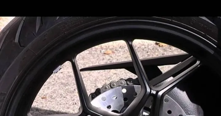 MV Agusta Brutale 675: il primo teaser ne rivela le forme