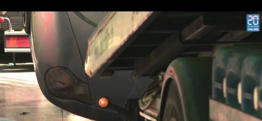 Video: Come ti ripesco una 911 Turbo dal fiume...