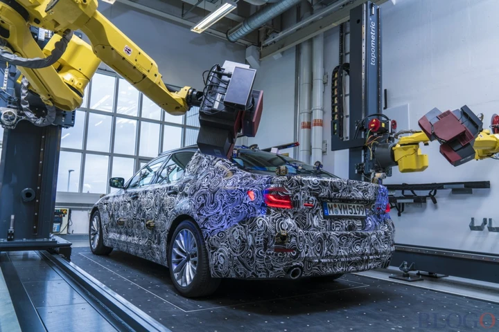 BMW Serie 5 2017: prime foto ufficiali dei prototipi