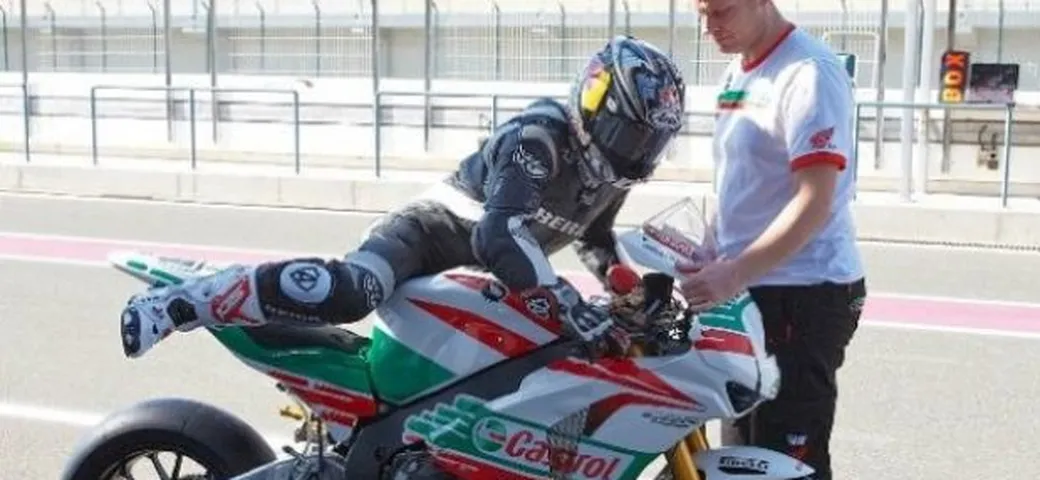 Superbike: Team Castrol Honda conclude i test a Losail con Rea e Aoyama