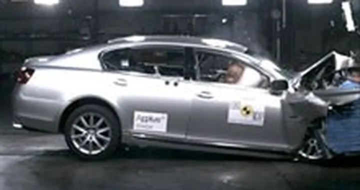 Con Lexus GS incidenti "sicuri"