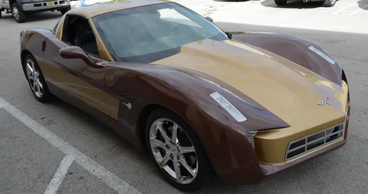 Chevrolet Corvette: in vendita una replica di Transformers