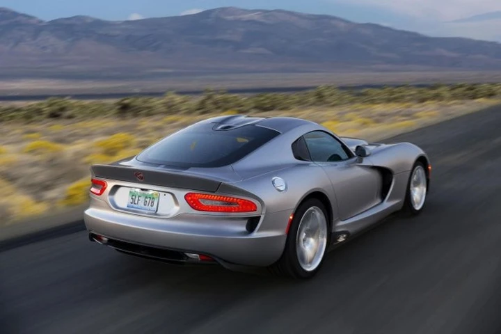 Dodge Viper: design, sviluppo e prestazioni in video