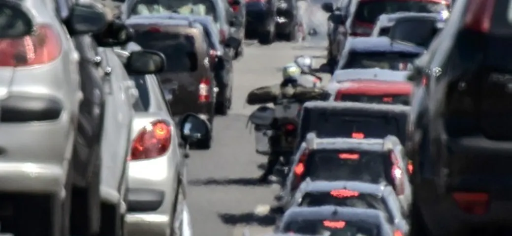 I sistemi di guida assistita hanno problemi con moto e biciclette