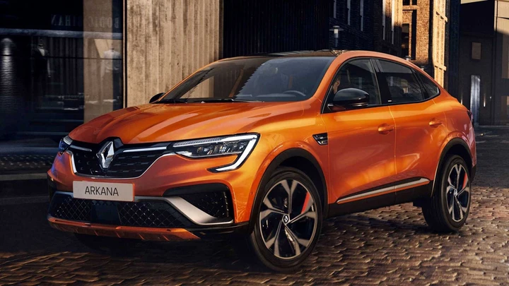 Renault Arkana, debuttano le nuove versioni E-Tech 145 e TCe 160
