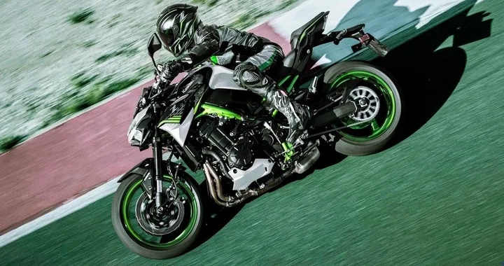 Kawasaki Z900: nuove colorazioni 2021