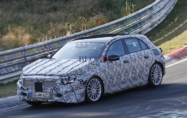 Mercedes Classe A: foto spia al Nurburgring