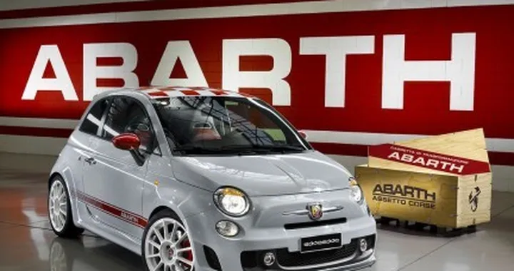 Parigi 2008: le prime immagini ufficiali della Abarth 500 esseesse
