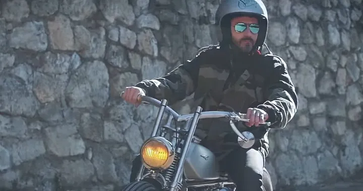 Max Biaggi e Moto Guzzi nel video di Bianca Atzei