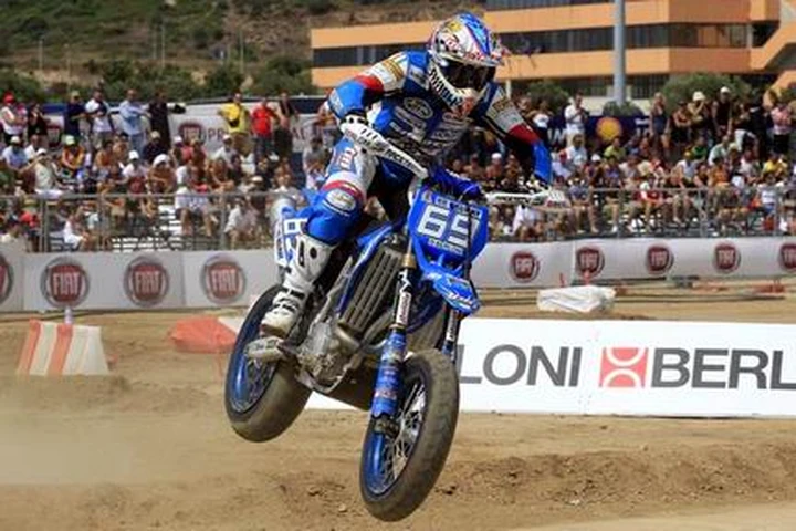 Gozzini e Van Den Bosch infiammano la Sardegna nel Mondiale Supermoto