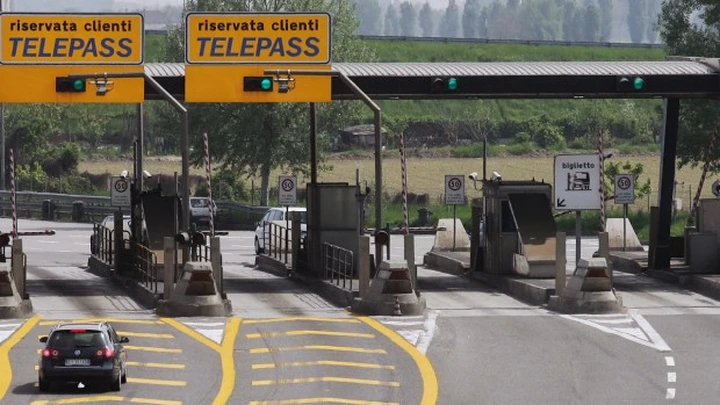 Autostrade: pedaggio non pagato, ma è una truffa