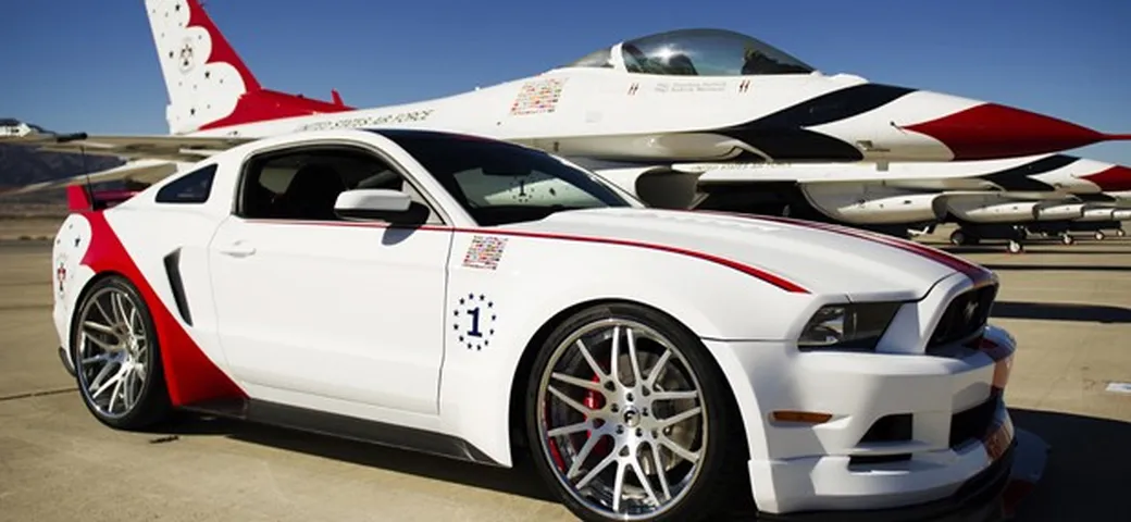 Ford Mustang USAF Thunderbirds Edition: battuta all'asta per 398 mila dollari