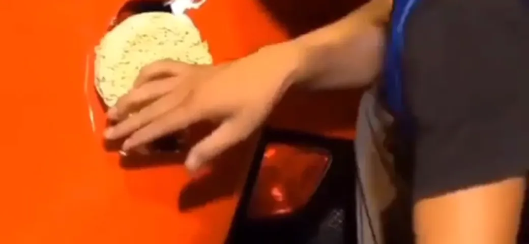 Come non riparare il paraurti di una Ferrari