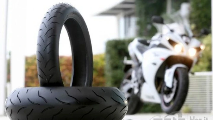 Bridgestone presenta il nuovo pneumatico sportivo Battlax BT-016 Pro Hypersport