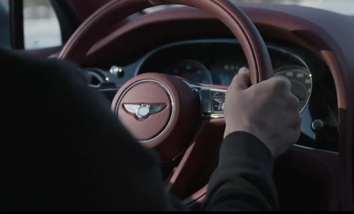 Bentley Bentayga: video teaser sulla neve
