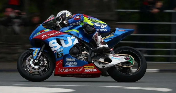 Michael Dunlop, il video del trionfo al Tourist Trophy