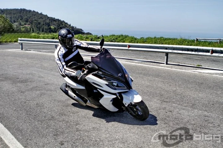 Kymco K-XCT 300i 2013: il test di Motoblog