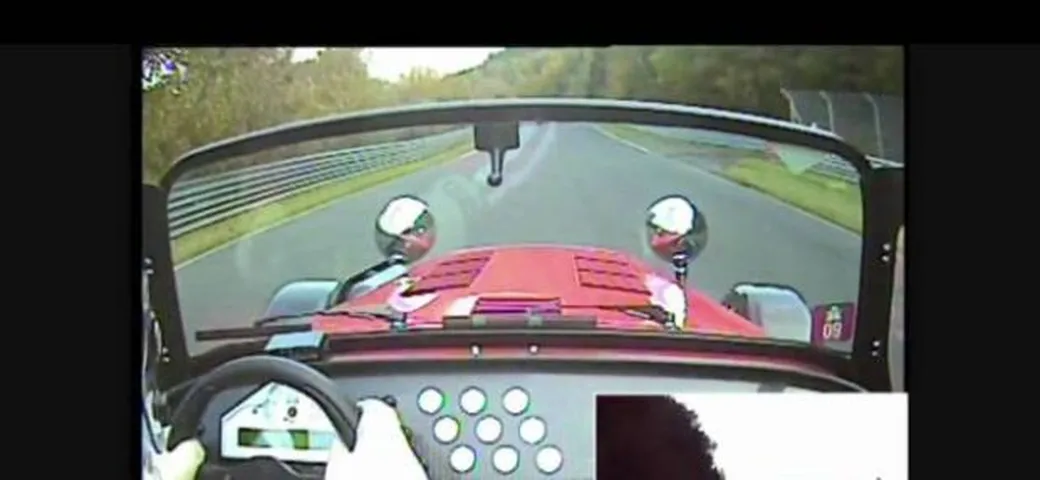 Video: un giro al Nurburgring con la Caterham R500 Superlight