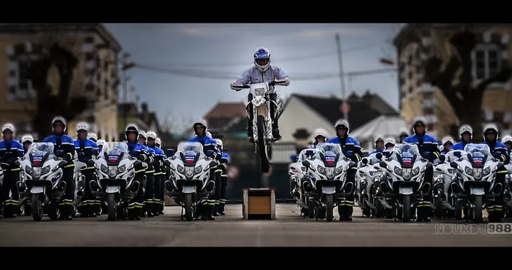 CNFM-PN | Le carrousel vu du ciel | La 14 e Promotion Motocycliste de la Police Nationale