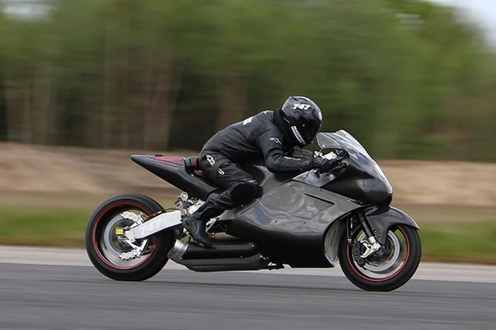 Nuovo record per la Madmax, la moto a turbina da 377 km/h