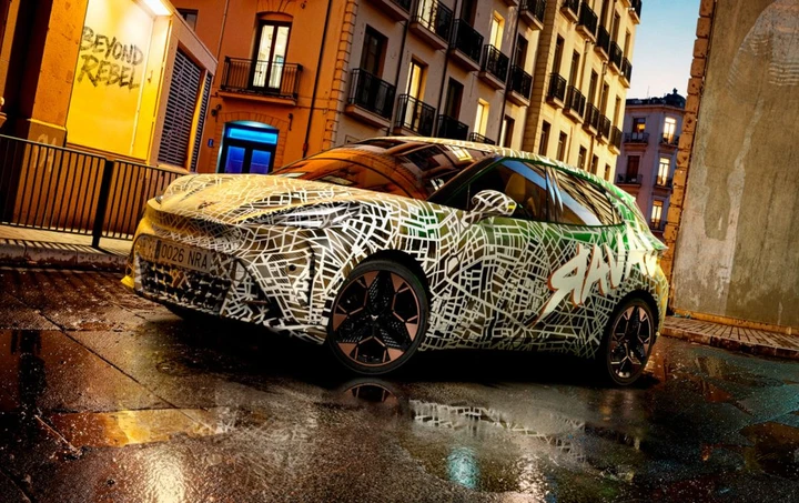 Cupra Raval, debutto a Monaco per la sportiva elettrica: arriverà nel 2026