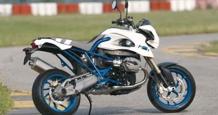 Presentata la nuova BMW HP2 Megamoto