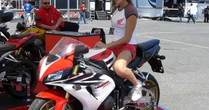 Donne della SBK, gli scatti rubati!