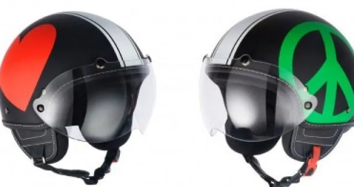 Moschino Helmets Peace & Love per San Valentino 2009