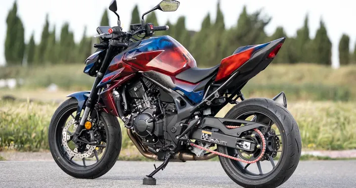 Honda CB750 Hornet “Malu”: la custom ispirata a Stranger Things