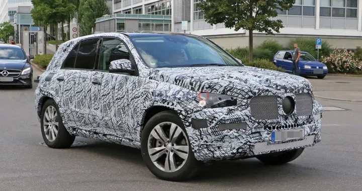 Mercedes GLE 2018: foto spia su strada